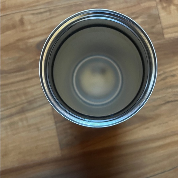 Insulated stainless steel Stanley travel mug - Picture 4 of 5